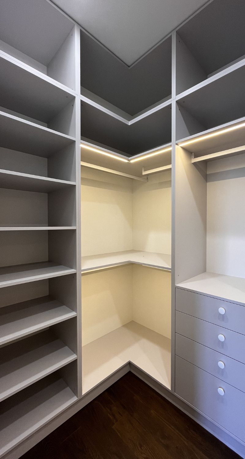 гардеробная под заказ светлая