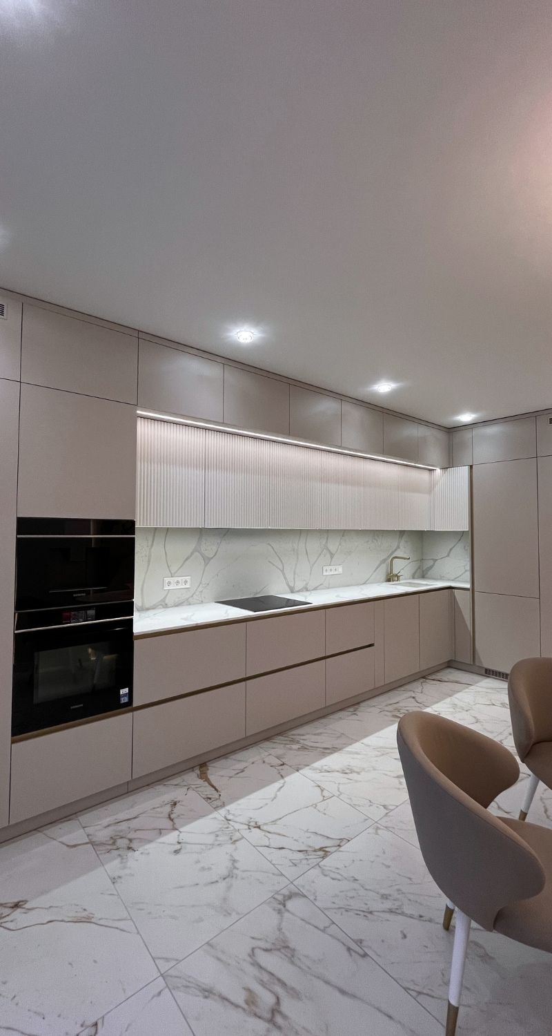 Большая кухня